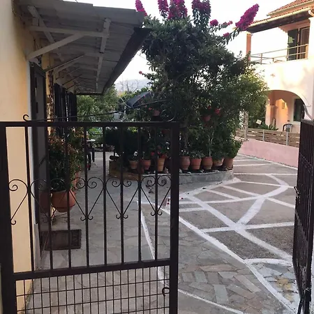 Mitsani بيت للعطل Ágios Matthaíos