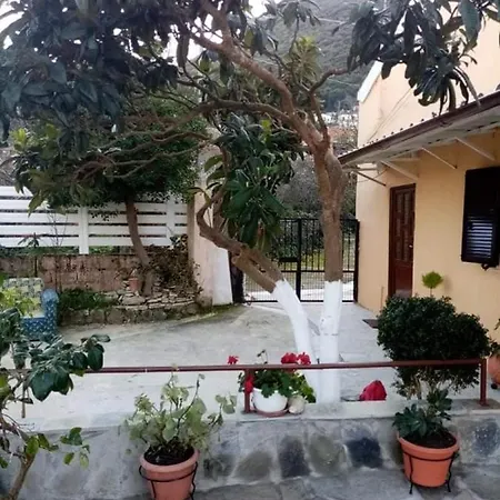 Holiday home Mitsani